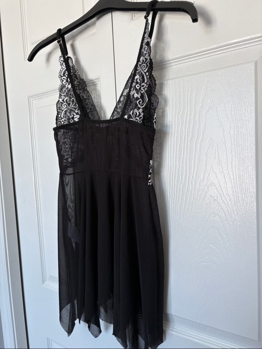 Black Lace-Trim Mesh Chemise with White Embroidery front clasp closure - Picture 4 of 4